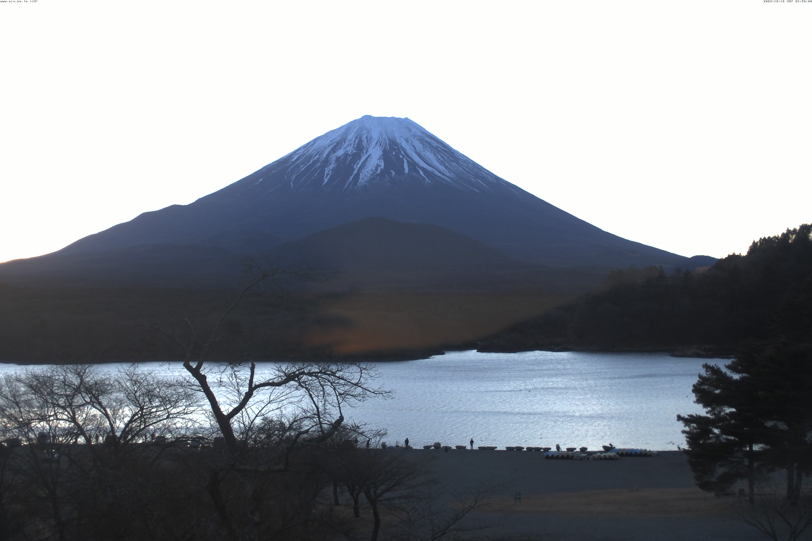 精進湖ライブカメラ