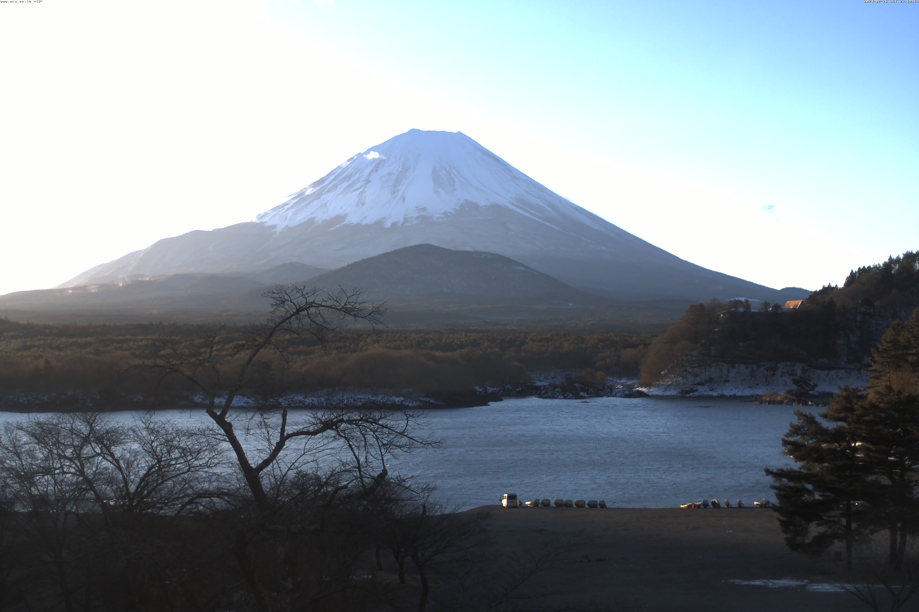 精進湖ライブカメラ