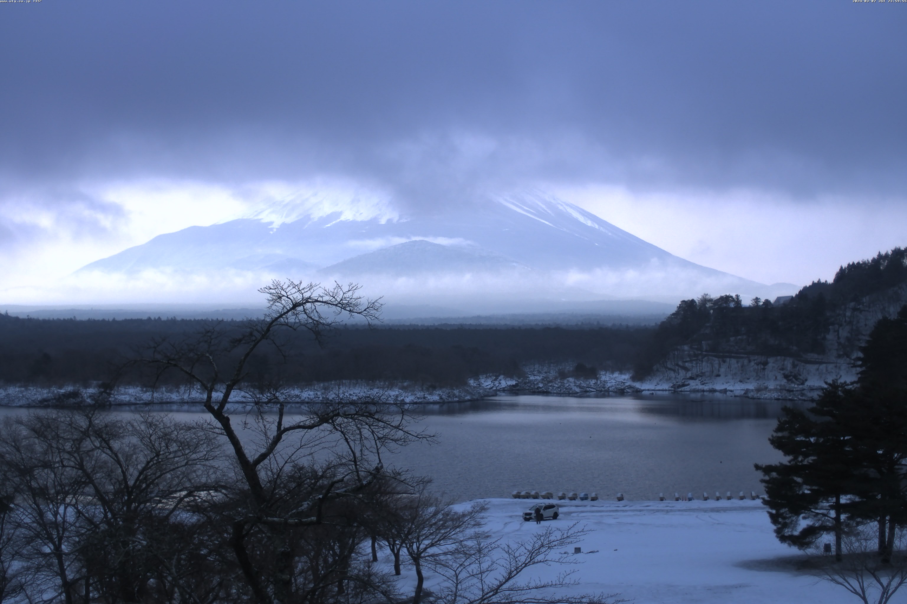 精進湖ライブカメラ