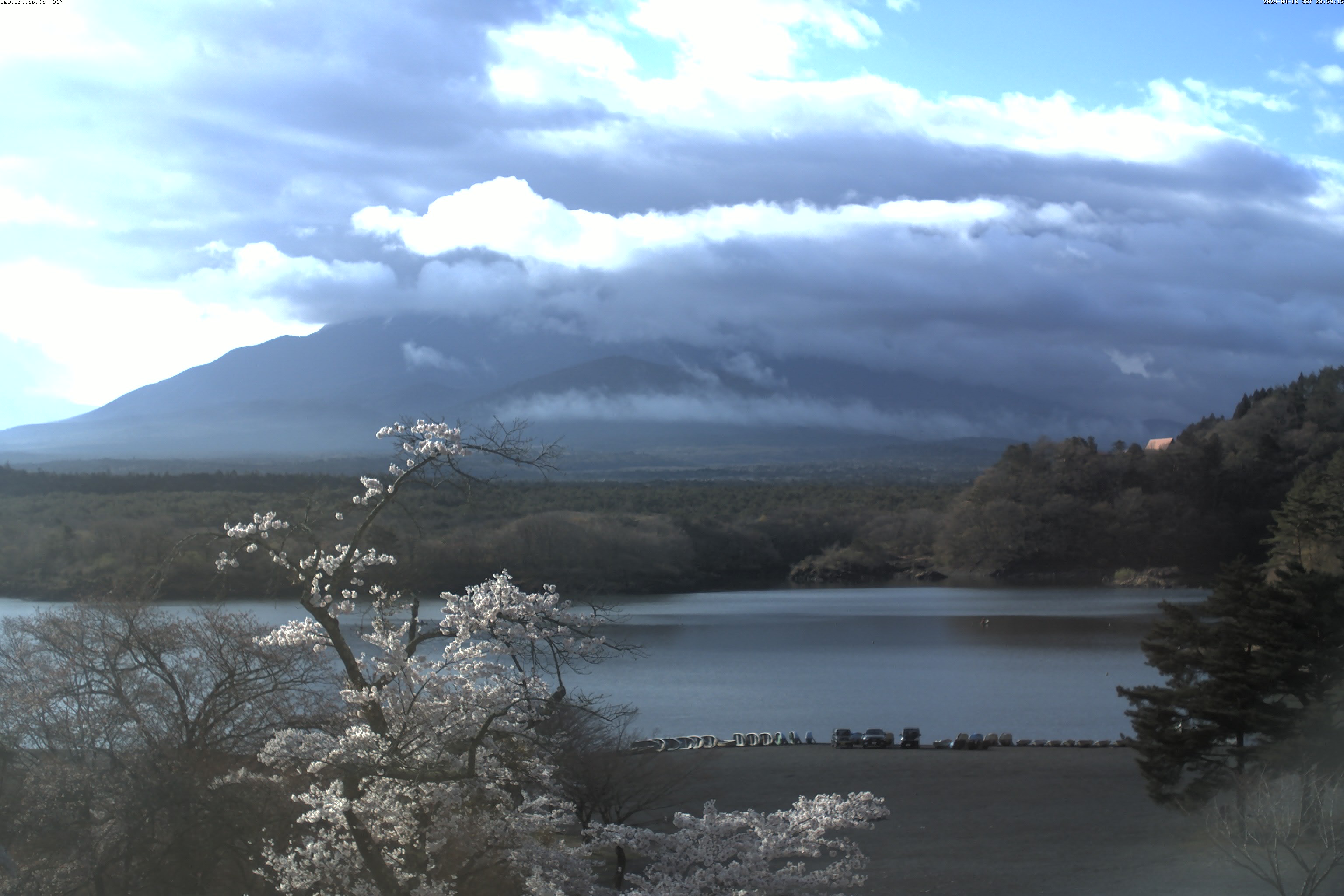 精進湖ライブカメラ