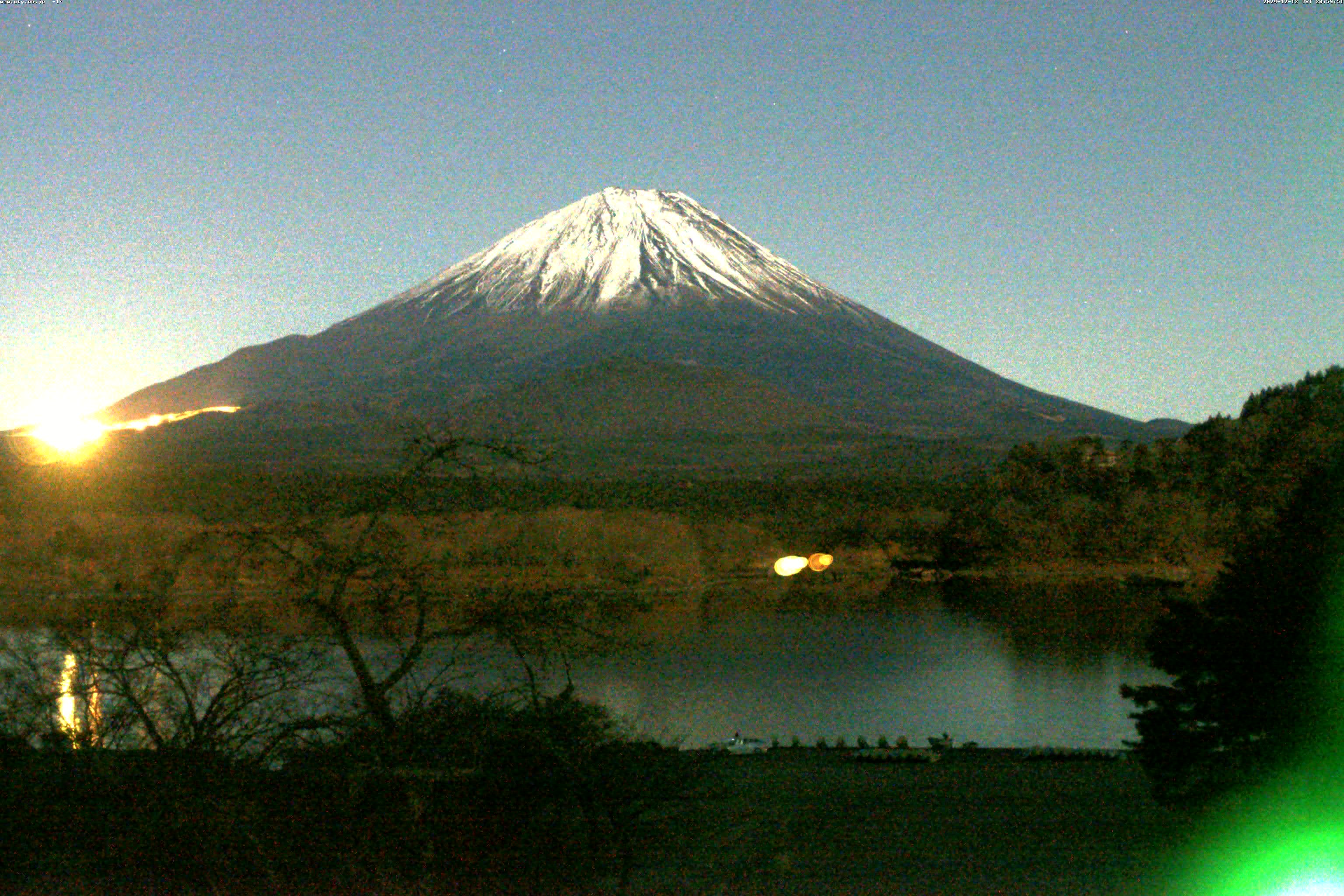 精進湖ライブカメラ