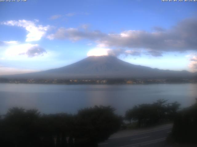 河口湖からの富士山