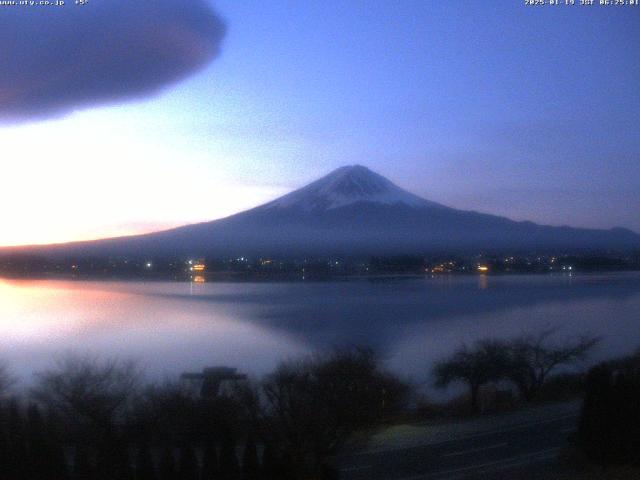 河口湖からの富士山