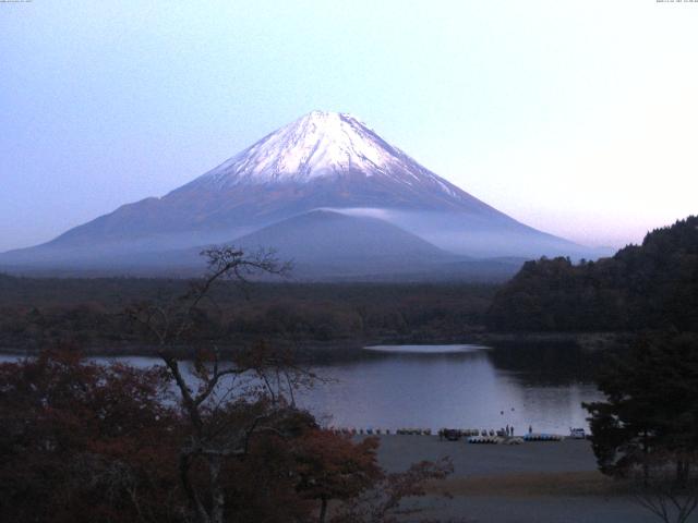 精進湖からの富士山