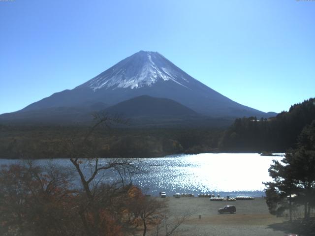 精進湖からの富士山