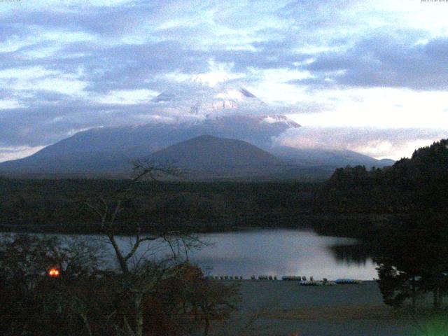 精進湖からの富士山