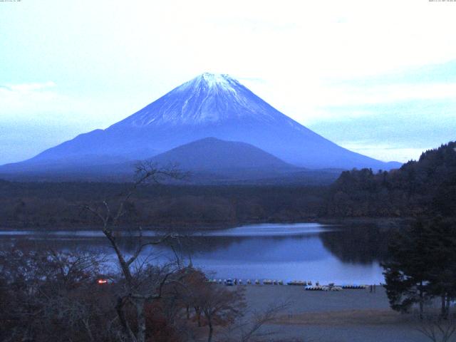 精進湖からの富士山