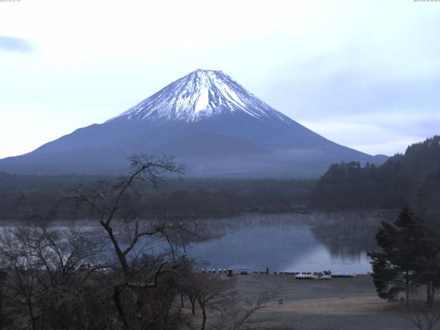 精進湖からの富士山