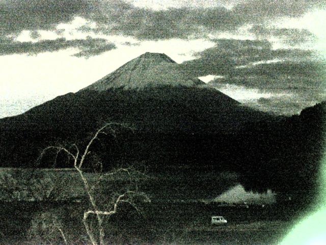 精進湖からの富士山