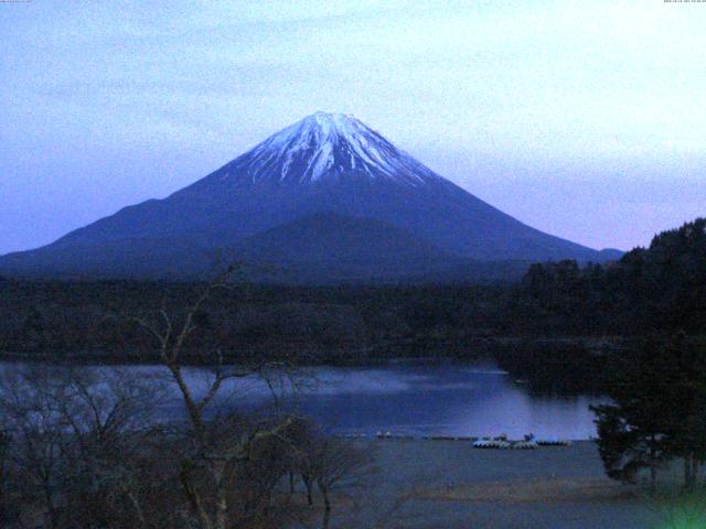 精進湖からの富士山