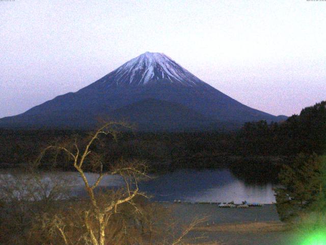 精進湖からの富士山