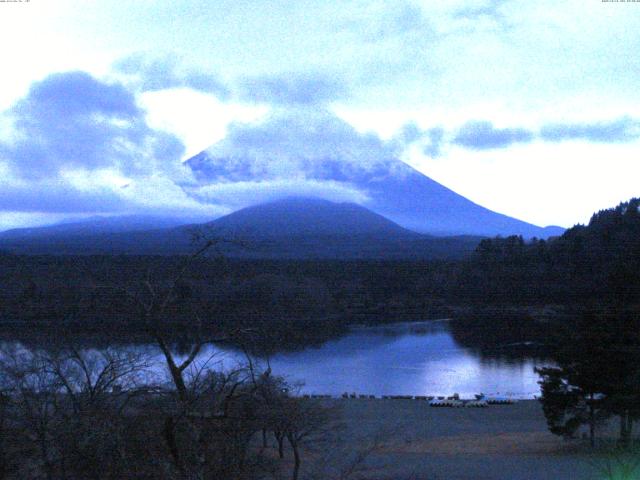 精進湖からの富士山