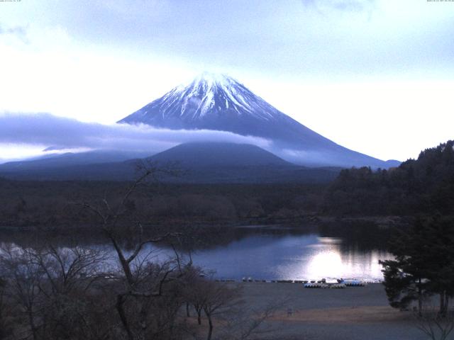 精進湖からの富士山