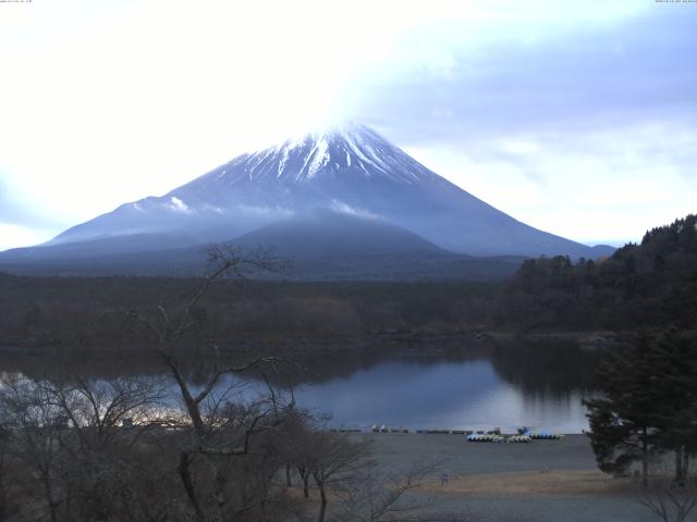 精進湖からの富士山