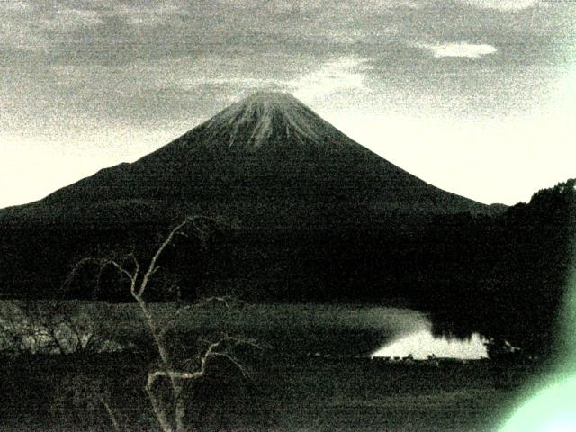 精進湖からの富士山