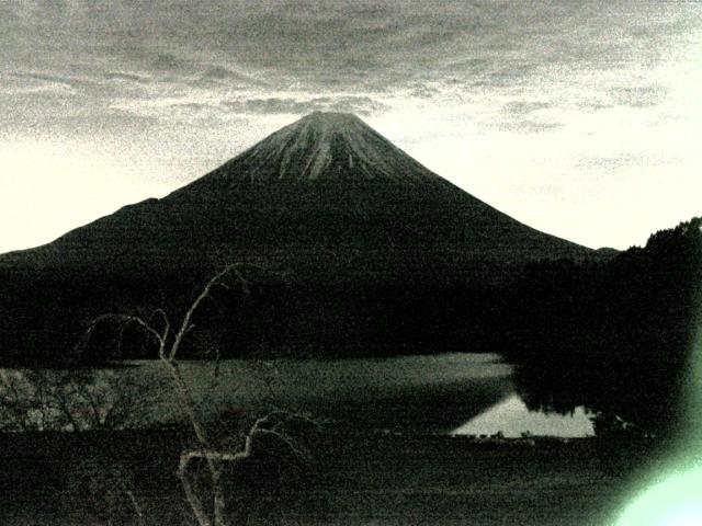 精進湖からの富士山