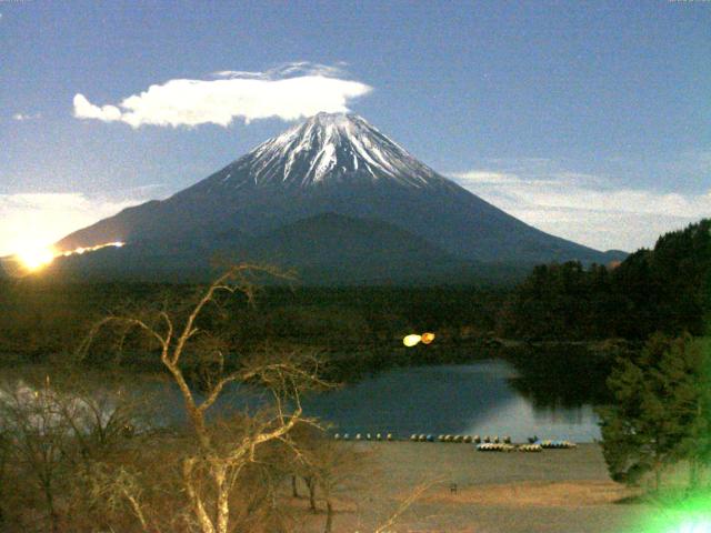 精進湖からの富士山