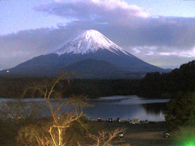 精進湖からの富士山