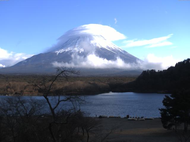 精進湖からの富士山