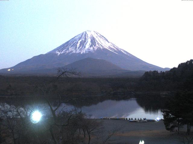 精進湖からの富士山