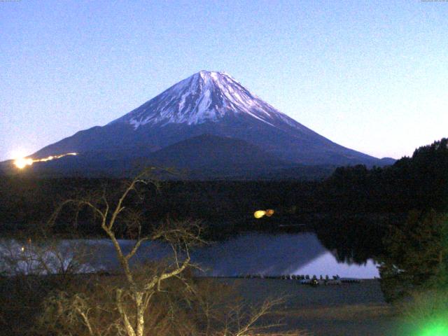 精進湖からの富士山