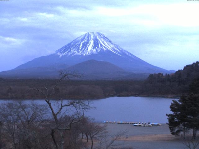 精進湖からの富士山