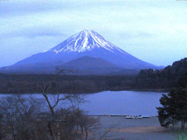 精進湖からの富士山