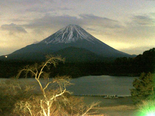 精進湖からの富士山