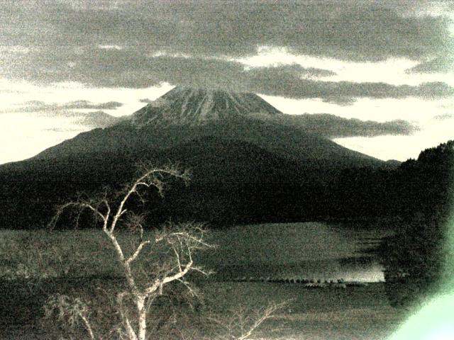 精進湖からの富士山