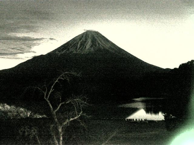 精進湖からの富士山