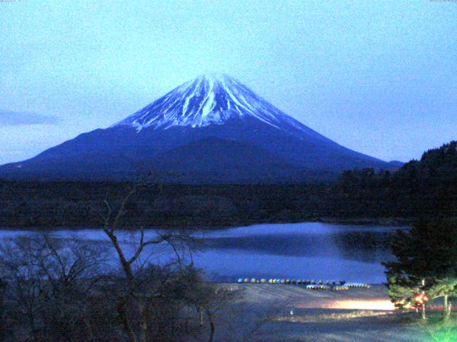 精進湖からの富士山