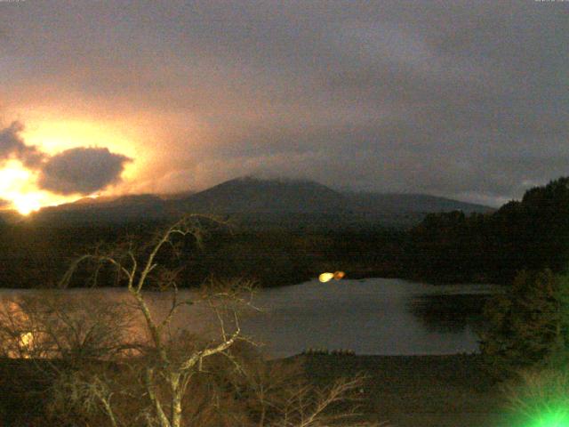 精進湖からの富士山