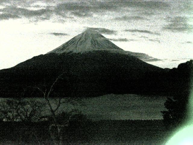 精進湖からの富士山