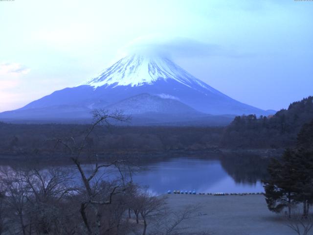 精進湖からの富士山