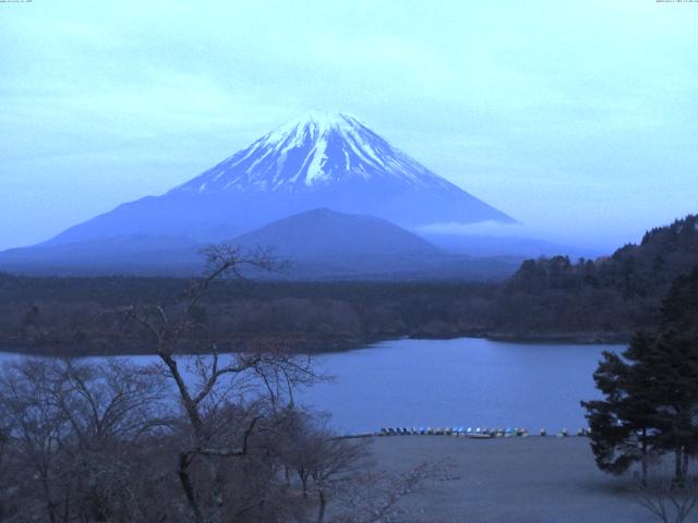 精進湖からの富士山