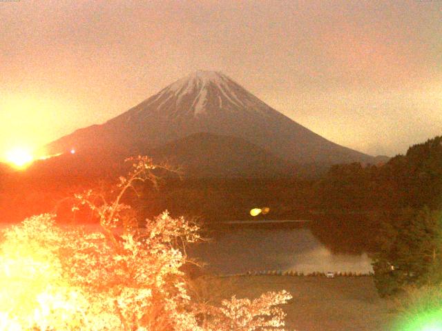 精進湖からの富士山