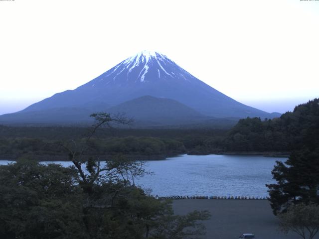 精進湖からの富士山