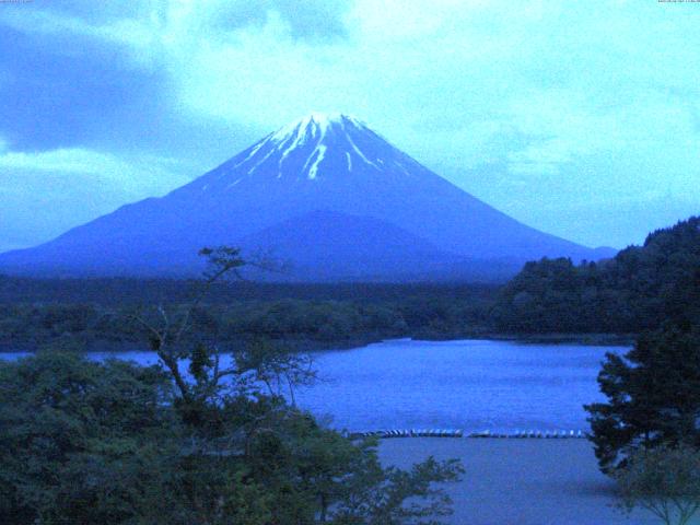 精進湖からの富士山