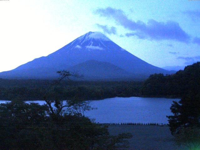 精進湖からの富士山