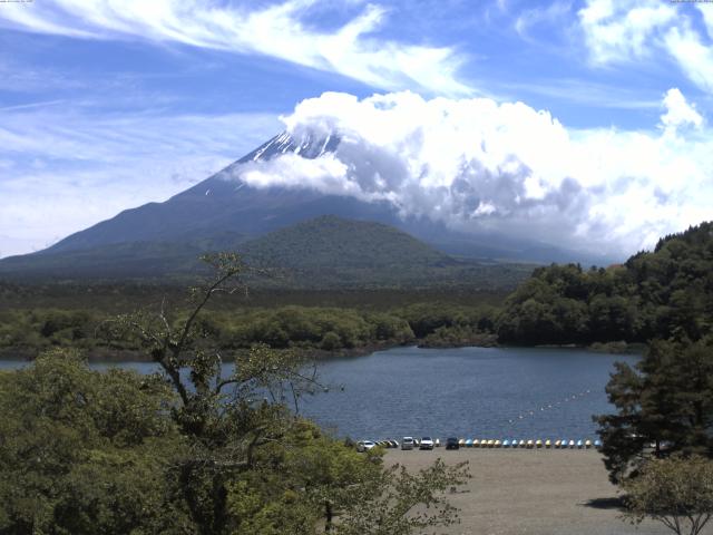 精進湖からの富士山