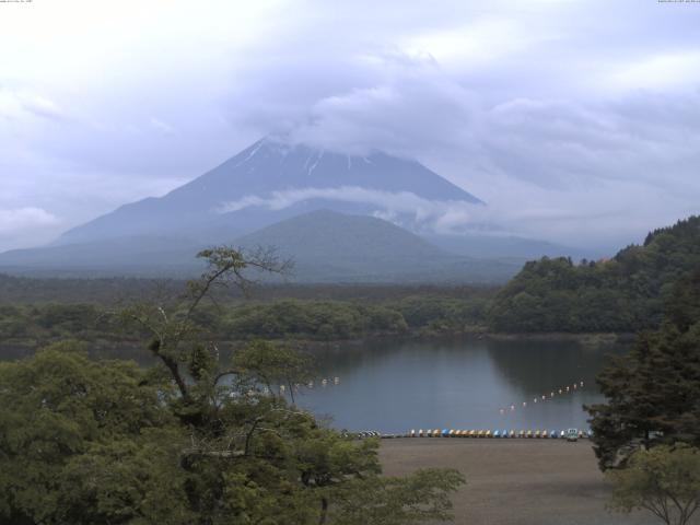 精進湖からの富士山