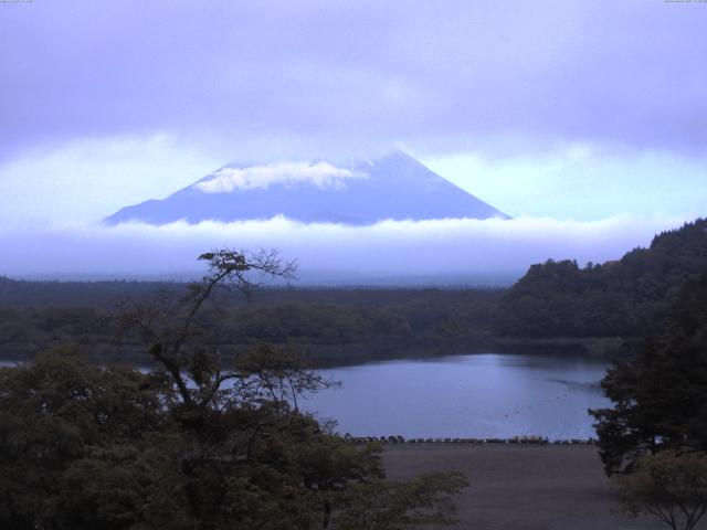 精進湖からの富士山