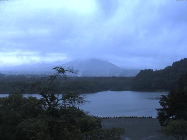 精進湖からの富士山