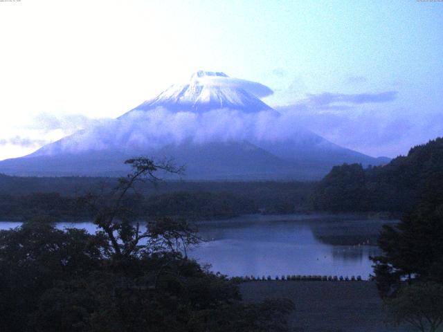 精進湖からの富士山