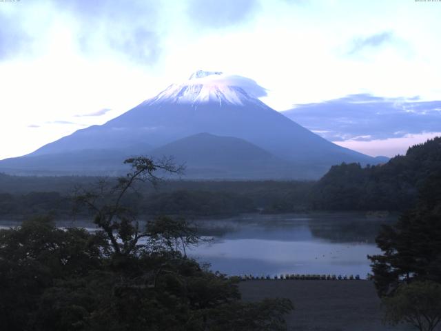 精進湖からの富士山