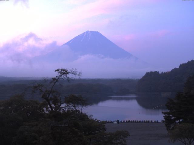 精進湖からの富士山