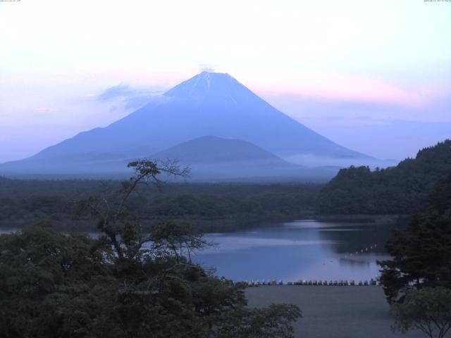 精進湖からの富士山