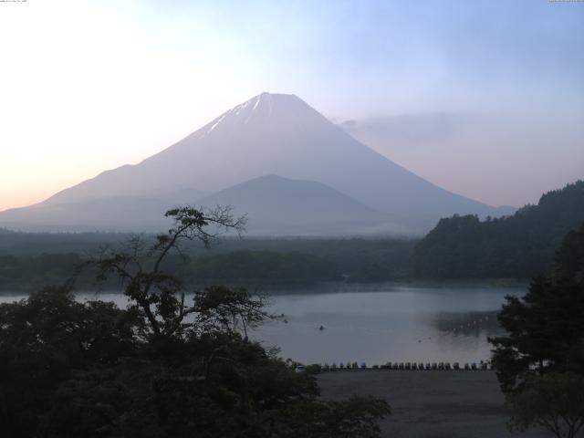 精進湖からの富士山