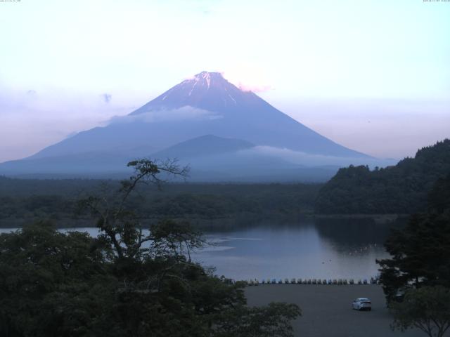 精進湖からの富士山