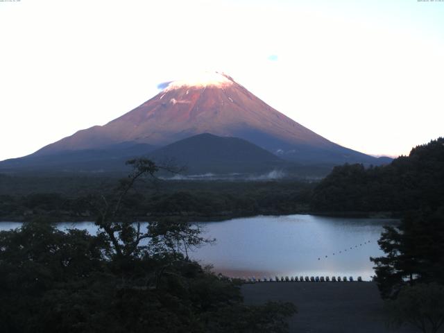 精進湖からの富士山